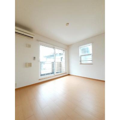 ミルト　ソレイユⅡ 201【管理NO：1-015277801-02010】 ★家具家電は申し込み後に搬入しますの物件写真2