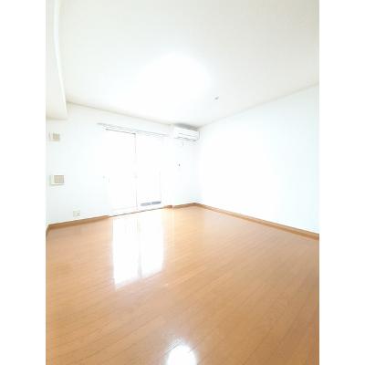 メゾン　ド　ロベリア 103【管理NO：1-014113301-01030】 ★家具家電は申し込み後に搬入しますの物件写真2