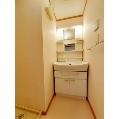ブルームンＢ 201【管理NO：1-013147602-02010】 ★家具家電は申し込み後に搬入します★の物件写真6