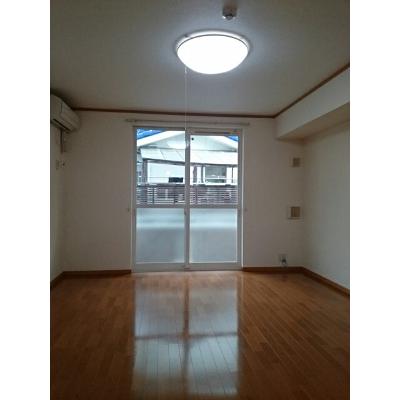 モダン 101【管理NO：1-012826601-01010】 ★家具家電は申し込み後に搬入します★の物件写真2