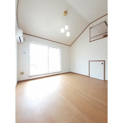オリージャ　Ⅲ 205【管理NO：1-010307701-02040】 ★家具家電は申し込み後に搬入します★の物件写真2