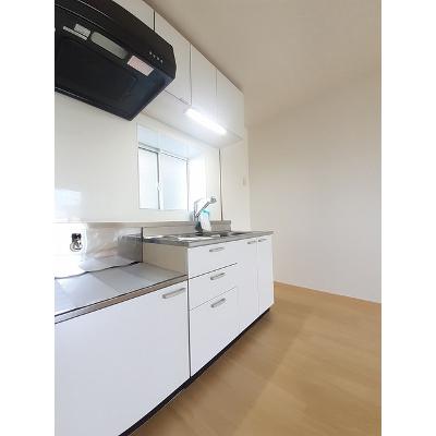 エルディム小栗 102【管理NO：1-009305901-01020】 ★家具家電は申し込み後に搬入します★の物件写真3