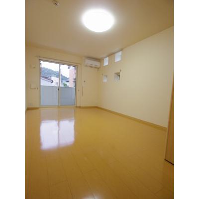 ラ・メール横浜 103【管理NO：1-019739101-01030】 ★家具家電は申し込み後に搬入しますの物件写真2