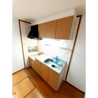 アルファード　ハイツ 103【管理NO：1-010525701-01030】 ★家具家電は申し込み後に搬入しますの物件写真3