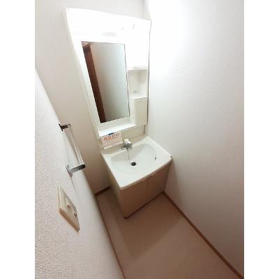 apartment 高知県南国市緑ケ丘３丁目１９０６番地１ 

↓地図はこちらから