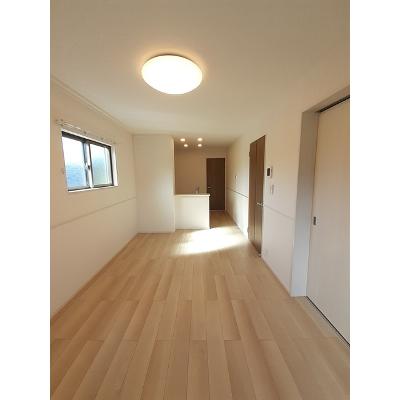シンフォニーⅠ 201【管理NO：1-026470001-02010】 ★家具家電は申し込み後に搬入します★の物件写真2