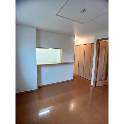サニーローレル 101【管理NO：1-014272001-01010】 ★家具家電は申し込み後に搬入しますの物件写真2