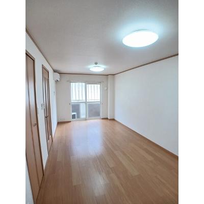 プリムローズＡ 102【管理NO：1-012977201-01020】 ★家具家電は申し込み後に搬入します★ ★2026年12月中旬入居可能★の物件写真2