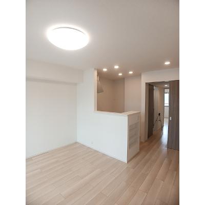 スリール 205【管理NO：1-027949701-02040】 ★家具家電は申し込み後に搬入します 2026年07月上旬入居可能の物件写真2