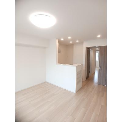 スリール 202【管理NO：1-027949701-02020】 ★家具家電は申し込み後に搬入します 2026年07月上旬入居可能の物件写真2