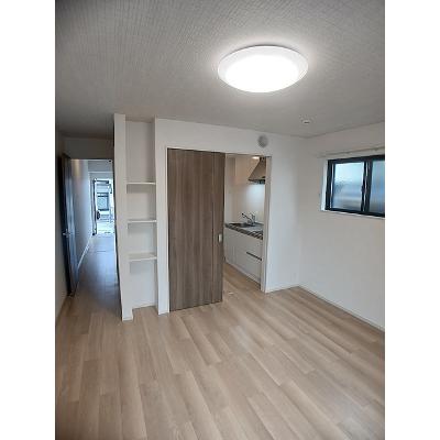 スリール 101【管理NO：1-027949701-01010】 ★家具家電は申し込み後に搬入します 2026年07月上旬入居可能の物件写真2