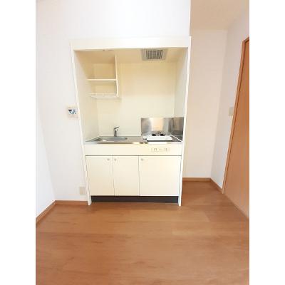 ラ・ポルト 201【管理NO：1-012582901-02010】 ★家具家電は申し込み後に搬入します★の物件写真3