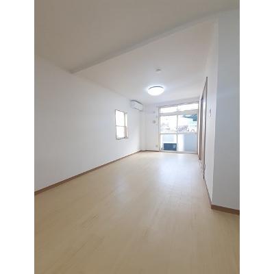 フォレストヒルズ 201【管理NO：1-005317101-02010】 ★家具家電は申し込み後に搬入します★の物件写真2