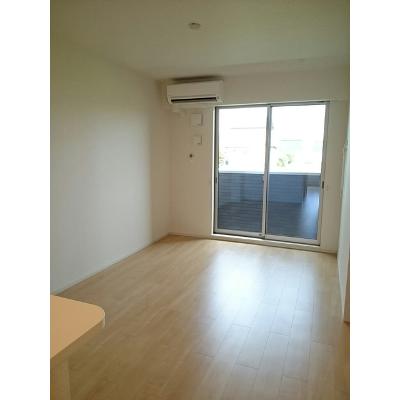 ミ　カーサ 103【管理NO：1-025001801-01030】 ★家具家電は申し込み後に搬入しますの物件写真2