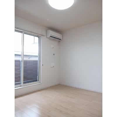 フラワー松崎 201【管理NO：1-021565801-02010】 ★家具家電は申し込み後に搬入します★の物件写真2