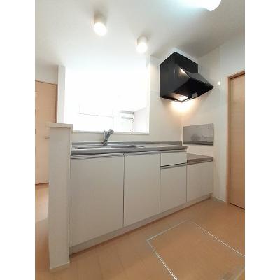 サンフォレスト 101【管理NO：1-018523901-01010】 ★家具家電は申し込み後に搬入しますの物件写真3
