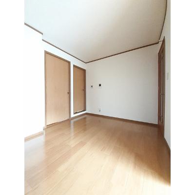 リンデンバウム・ナンバ 102【管理NO：1-007847201-01020】 ★家具家電は申し込み後に搬入します★の物件写真2