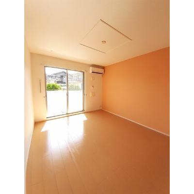 プリムラ 102【管理NO：1-019173001-01020】 ★家具家電は申し込み後に搬入します★の物件写真2