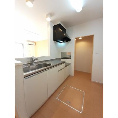 プリムラ 102【管理NO：1-019173001-01020】 ★家具家電は申し込み後に搬入します★の物件写真3