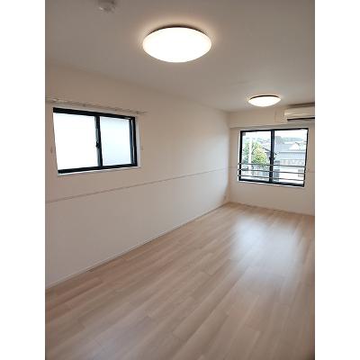 イースト　ドラゴン　Ⅰ 203【管理NO：1-027362401-02030】 ★家具家電は申し込み後に搬入します★の物件写真2
