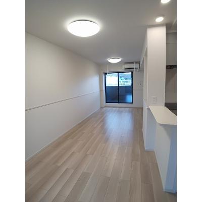 ユーリア　アイⅢ 203【管理NO：1-027348203-02030】 ★家具家電は申し込み後に搬入しますの物件写真2