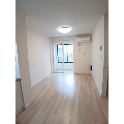 スプリング　テンＢ 102【管理NO：1-027306602-01020】 ★家具家電は申し込み後に搬入します★の物件写真2