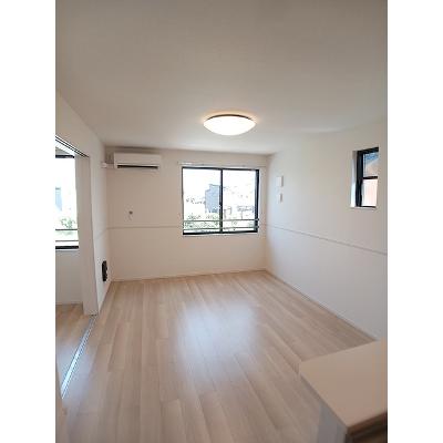 スプリング　テンＡ 201【管理NO：1-027306601-02010】 ★家具家電は申し込み後に搬入します★の物件写真2