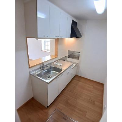 Ｆａｍｉｌｌｅ　Ｂ 106【管理NO：1-013490502-01050】 ★家具家電は申し込み後に搬入しますの物件写真3