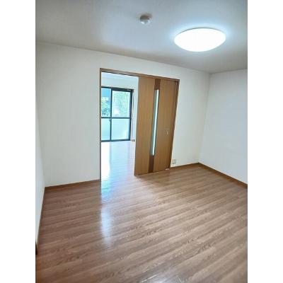 エクレセンス 106【管理NO：1-099330701-01050】 ★家具家電は申し込み後に搬入しますの物件写真2