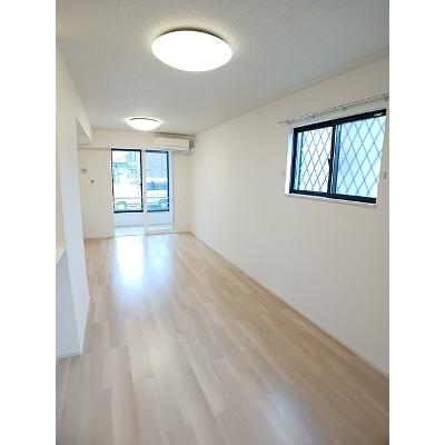 エトワール・片島 101【管理NO：1-028415901-01010】 ★家具家電は申し込み後に搬入します★の物件写真2