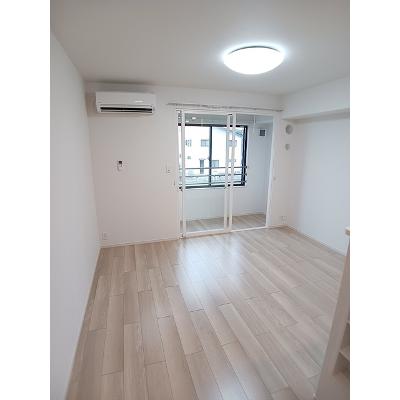 セレニテ 202【管理NO：1-028058301-02020】 ★家具家電は申し込み後に搬入します★の物件写真2