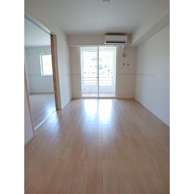 カーサ　フォルトゥ－ナ 103【管理NO：1-024955701-01030】 ★家具家電は申し込み後に搬入しますの物件写真2