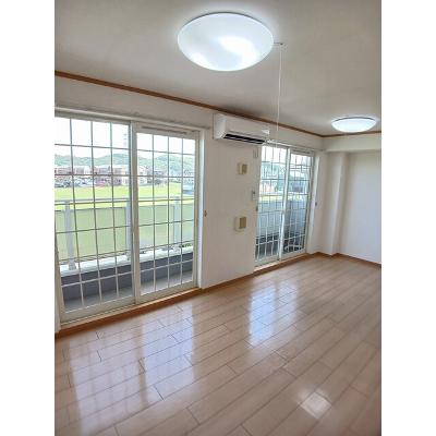 ニルヴァーナ　ビエンネ 202【管理NO：1-013355002-02020】 ★家具家電は申し込み後に搬入します★の物件写真2