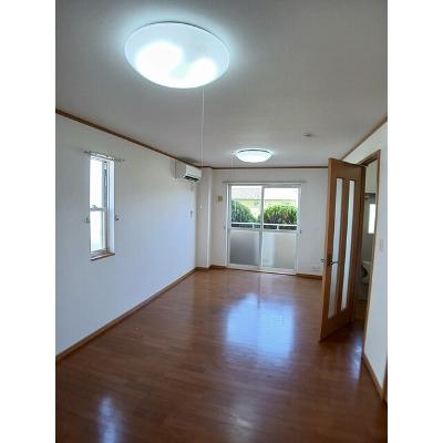 ニルヴァーナ　ビエンネ 105【管理NO：1-013355002-01040】 ★家具家電は申し込み後に搬入します★の物件写真2