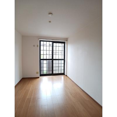 メゾンセレッソＡ 101【管理NO：1-010019601-01010】 ★家具家電は申し込み後に搬入しますの物件写真2