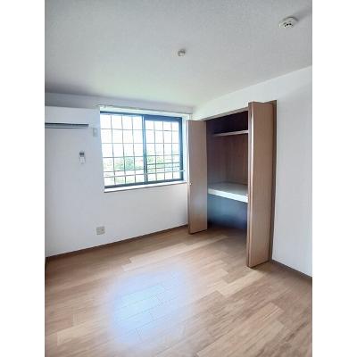 パークサイド９９ 205【管理NO：1-009639101-02040】 ★家具家電は申し込み後に搬入します★の物件写真2