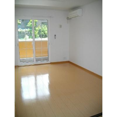 コスモス 102【管理NO：1-015247301-01020】 ★家具家電は申し込み後に搬入しますの物件写真2