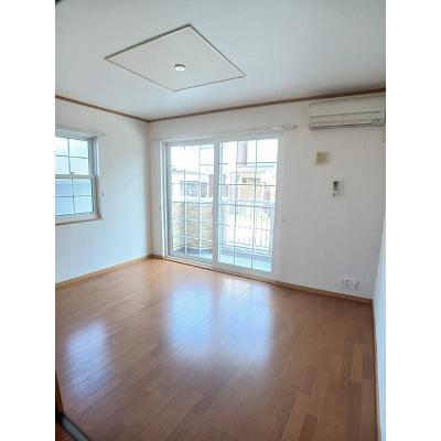 グランディール 104【管理NO：1-013094401-01040】 ★家具家電は申し込み後に搬入します★の物件写真2