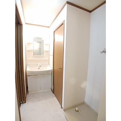 セレブレイトⅢ 102【管理NO：1-011792303-01020】 ★家具家電は申し込み後に搬入します★の物件写真6