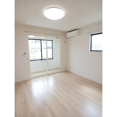 アジュールⅡ 102【管理NO：1-028574402-01020】 ★家具家電は申し込み後に搬入します★の物件写真2