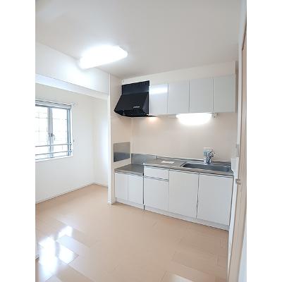 プルメリアⅡ 205【管理NO：1-020899502-02050】 ★家具家電は申し込み後に搬入します★の物件写真3
