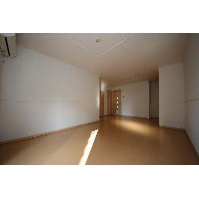 セレノ・デーア 101【管理NO：1-016150701-01010】 ★家具家電は申し込み後に搬入します★の物件写真2