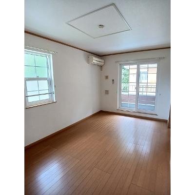 リヴ・ホウコウ 204【管理NO：1-013754501-02040】 ★家具家電は申し込み後に搬入します★の物件写真2