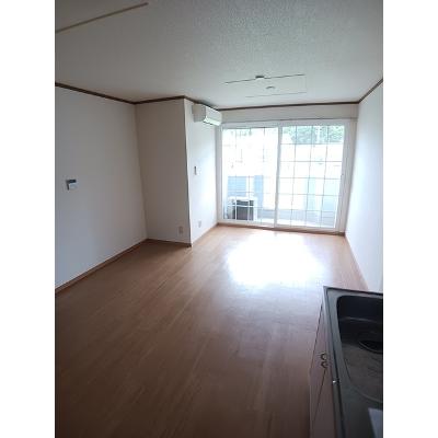 ソレアードコヤマ 201【管理NO：1-009330201-02010】 ★家具家電は申し込み後に搬入しますの物件写真2