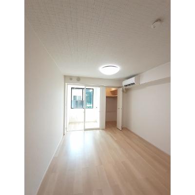 イリスプリエール 103【管理NO：1-027712101-01030】 ★家具家電は申し込み後に搬入します★の物件写真2