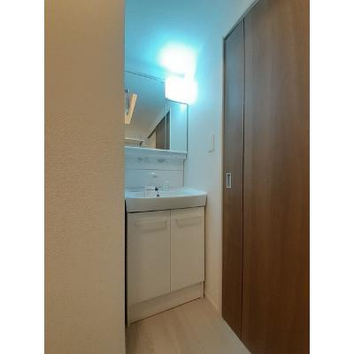 イリスプリエール 103【管理NO：1-027712101-01030】 ★家具家電は申し込み後に搬入します★の物件写真6