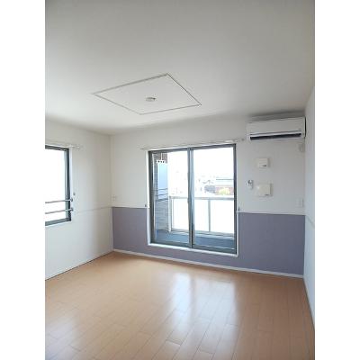 エレガントヴィエⅧ 203【管理NO：1-021090901-02030】 ★家具家電は申し込み後に搬入します★の物件写真2