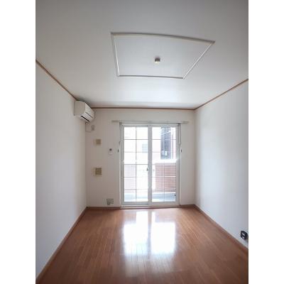 ピュール　ジャンＣ 105【管理NO：1-013149403-01040】 ★家具家電は申し込み後に搬入します★の物件写真2