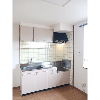 アスティオス 202【管理NO：1-009308101-02020】 ★家具家電は申し込み後に搬入します★の物件写真3