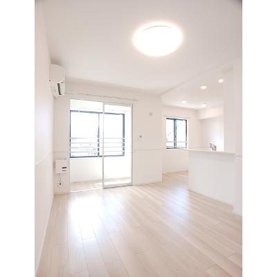 ラルジュＡ 202【管理NO：1-028563201-02020】 ★家具家電は申し込み後に搬入します★の物件写真2